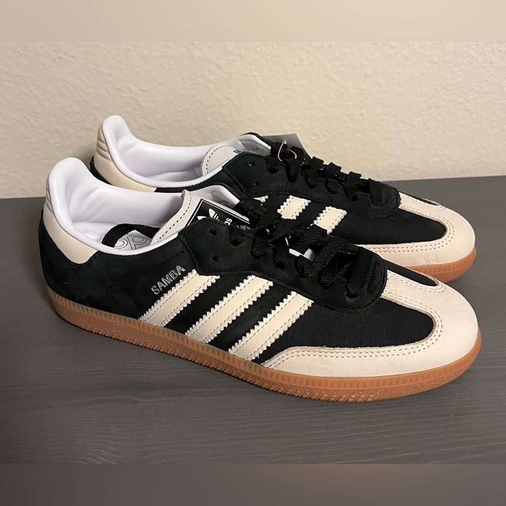 New in box Adidas Samba OG black/ wonder white women sz US 7.5
